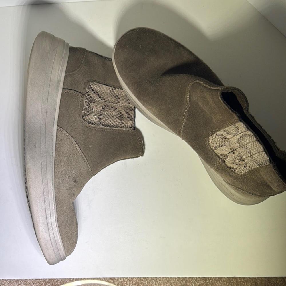 Hey Dude High-Top Taupe Suede Ankle Boots